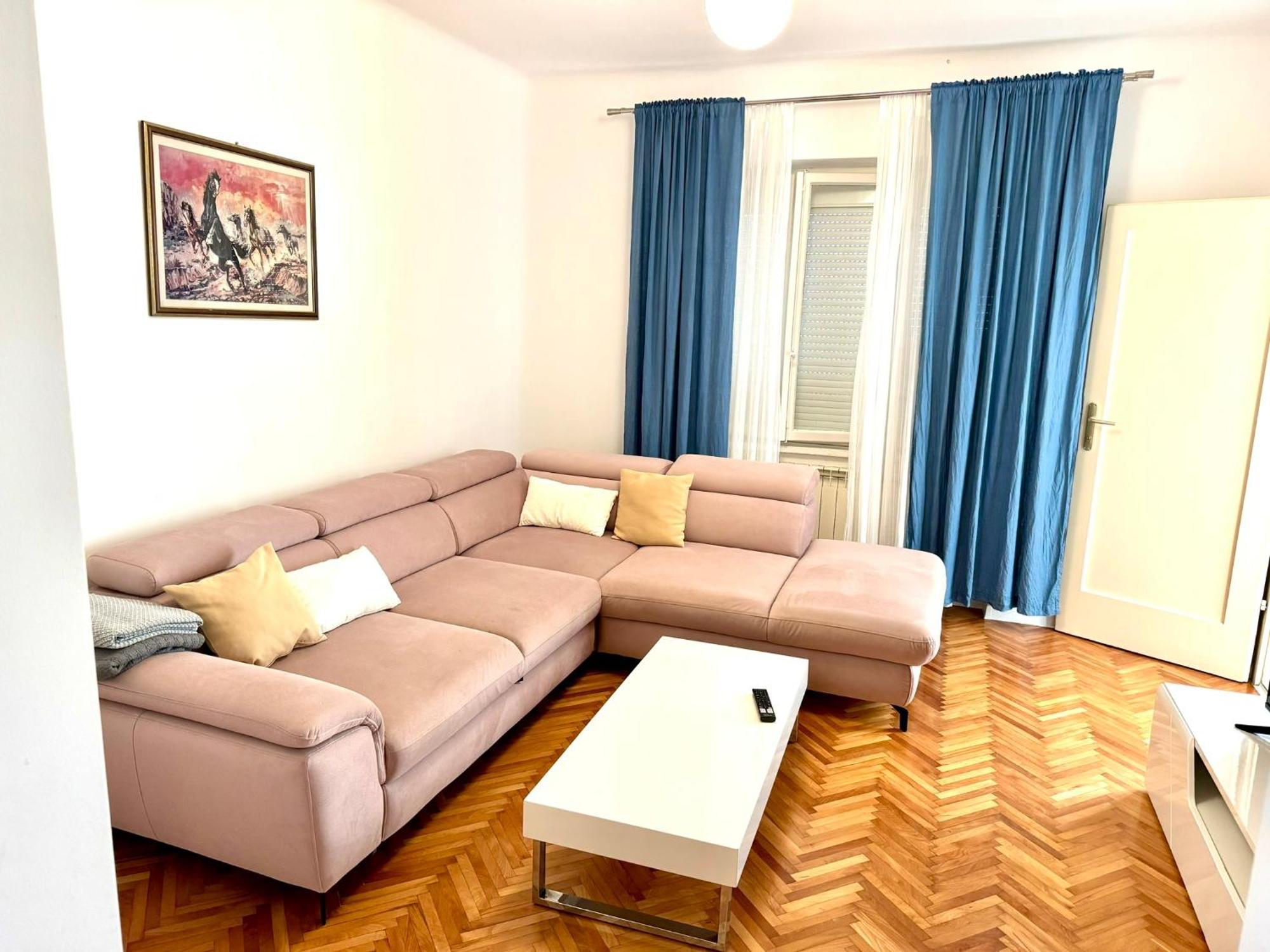 Apartments Mikelic Kampor Esterno foto